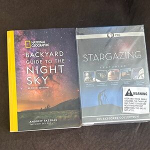 National Geographic Backyard Guide to the Night Sky and PBS Stargazing Set